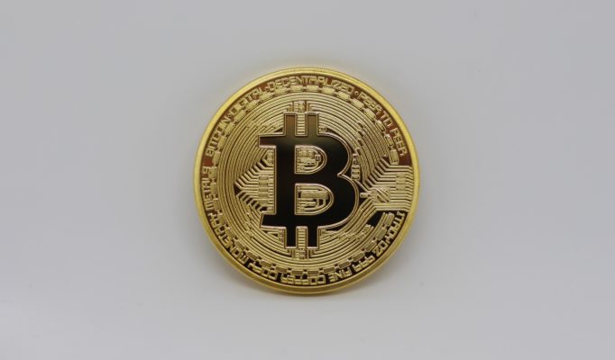 bitcoin-3327855_1920
